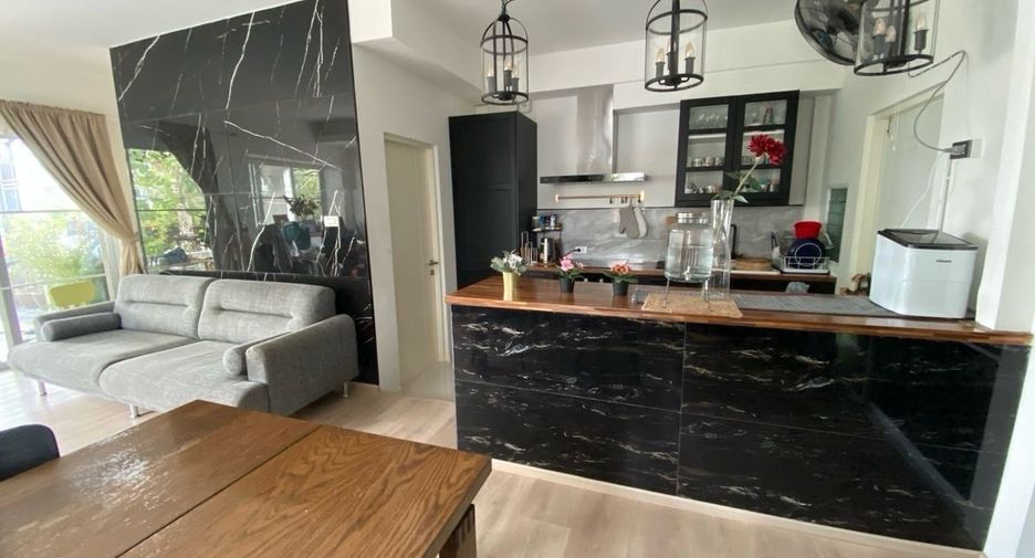 For rent 3 bedrooms townhouse in Prawet, Bangkok