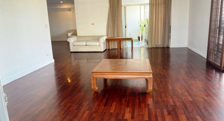 For rent 3 bedrooms condo in Watthana, Bangkok