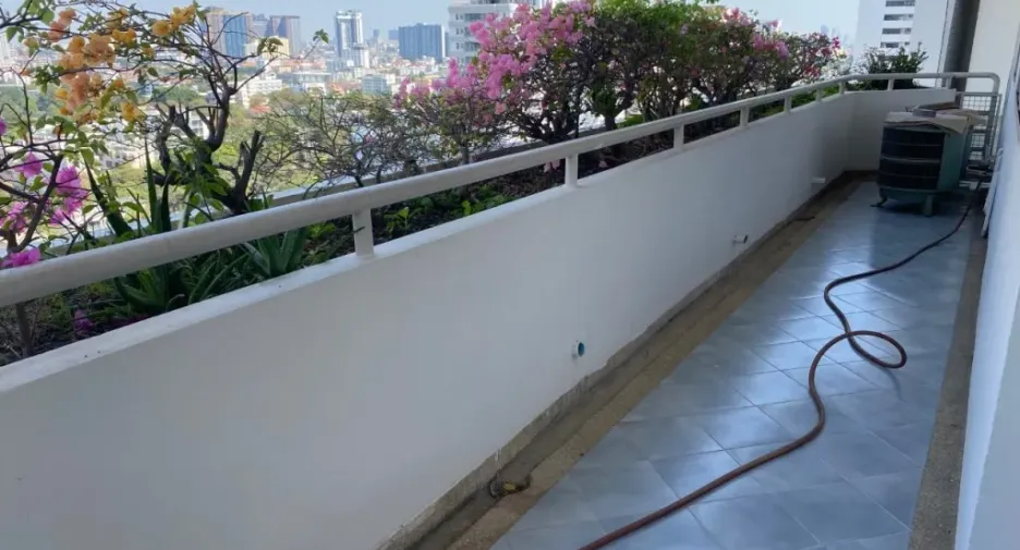 For rent 3 bedrooms condo in Watthana, Bangkok
