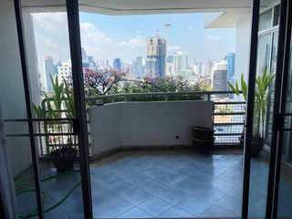 For rent 3 bedrooms condo in Watthana, Bangkok
