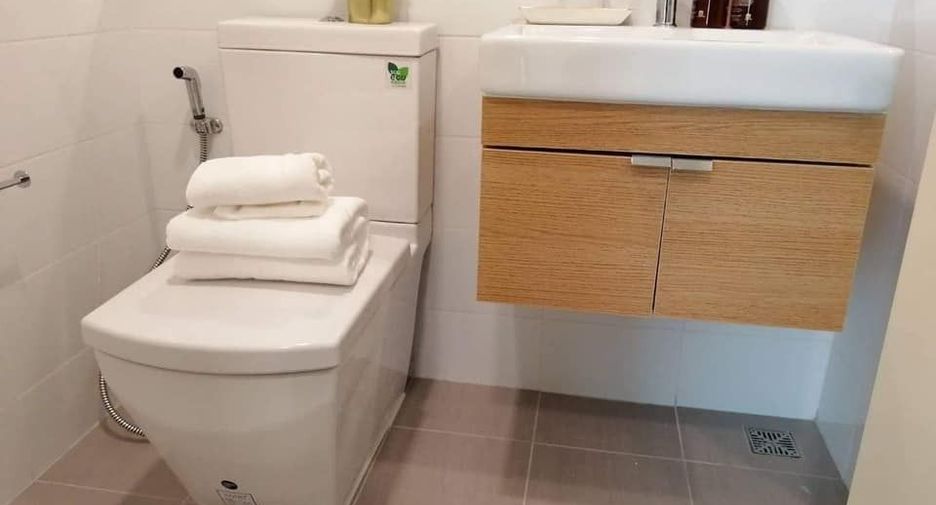 For sale 2 bedrooms condo in Phaya Thai, Bangkok