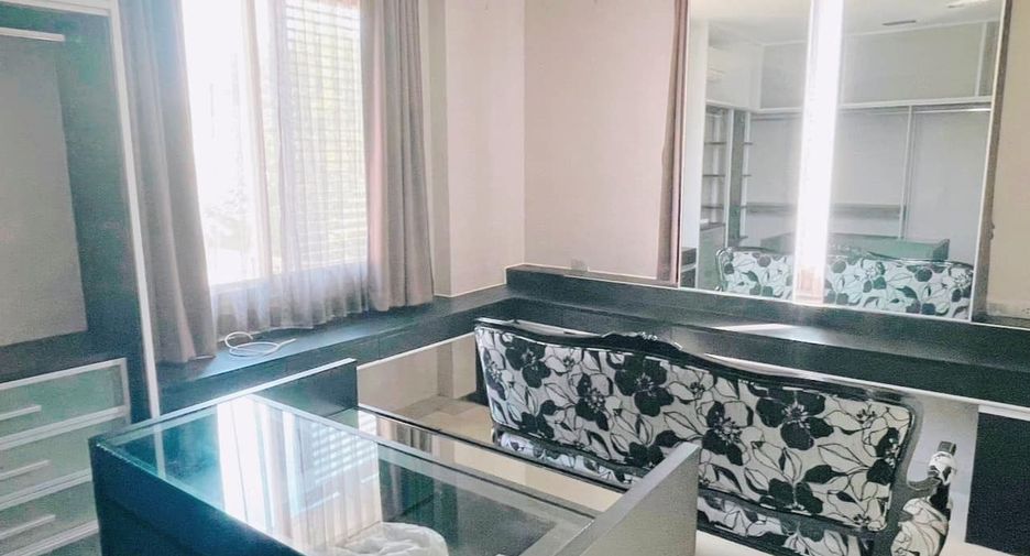 For rent and for sale 4 bedrooms house in Prawet, Bangkok