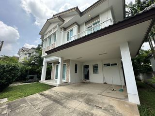 For rent 3 bedrooms house in Bang Kapi, Bangkok