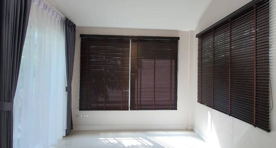 For rent 3 bedrooms house in Bang Kapi, Bangkok