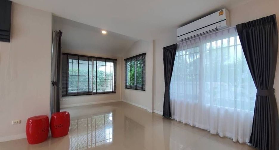 For rent 3 bedrooms house in Bang Kapi, Bangkok