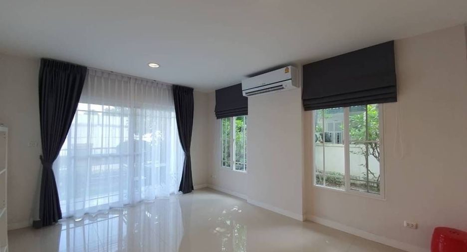 For rent 3 bedrooms house in Bang Kapi, Bangkok