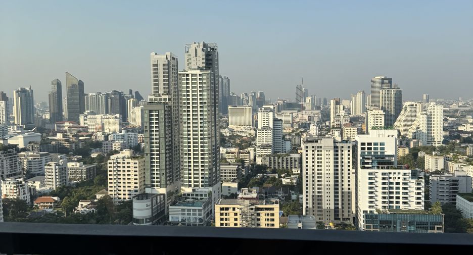 For rent 2 bedrooms condo in Watthana, Bangkok