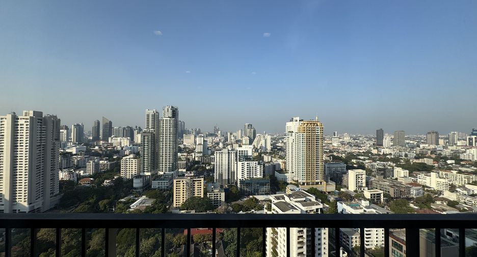 For rent 2 bedrooms condo in Watthana, Bangkok