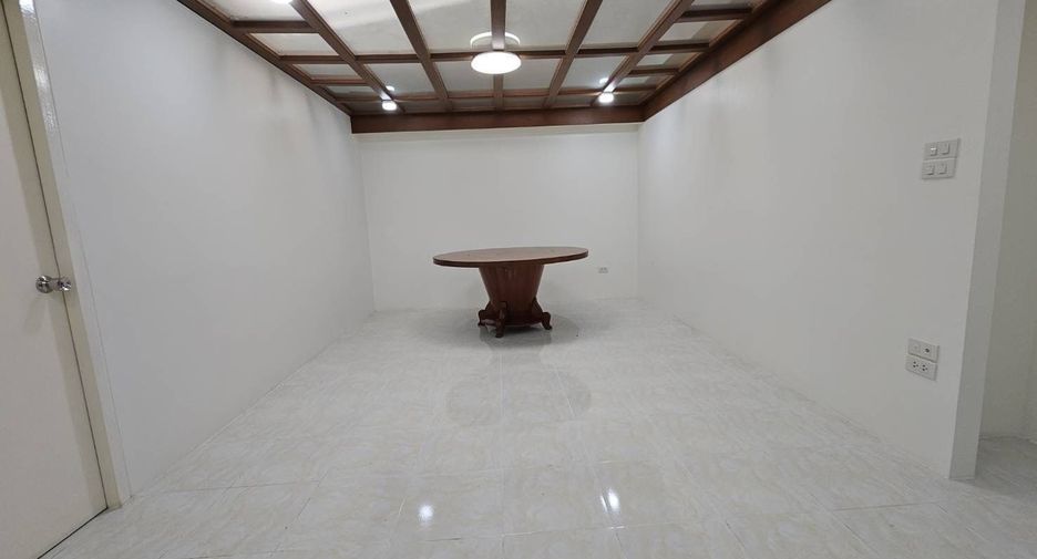 For rent 4 ベッドルーム house in Watthana, Bangkok
