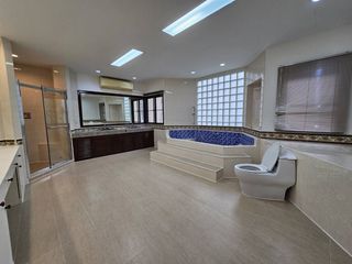 For rent 4 ベッドルーム house in Watthana, Bangkok