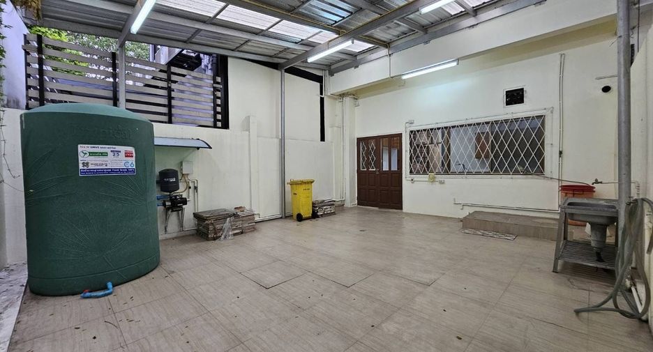 For rent 4 ベッドルーム house in Watthana, Bangkok