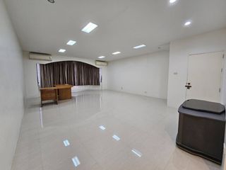 For rent 4 ベッドルーム house in Watthana, Bangkok