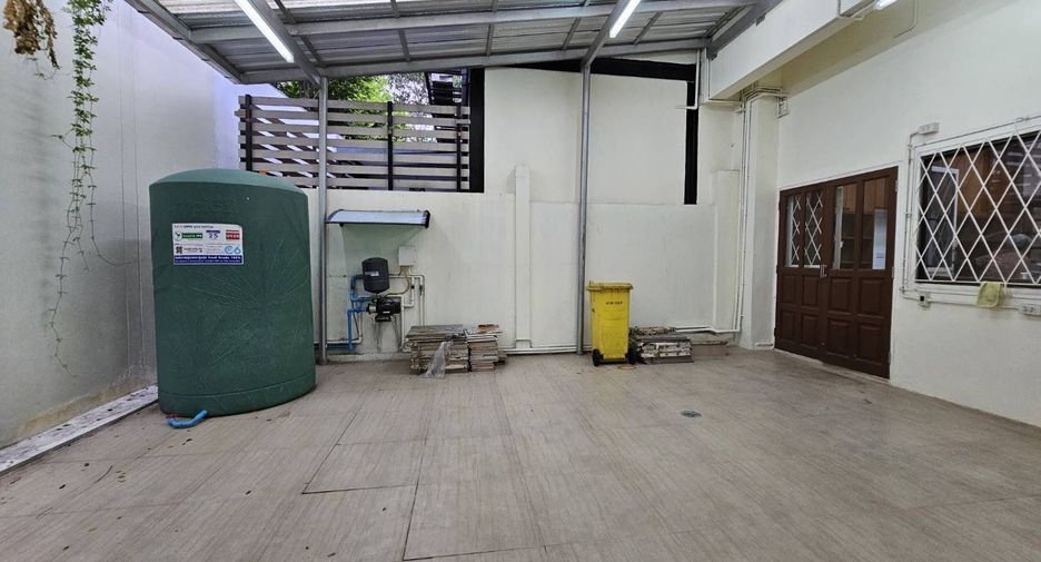 For rent 4 ベッドルーム house in Watthana, Bangkok