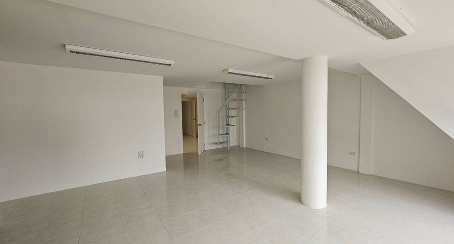 For rent 4 ベッドルーム house in Watthana, Bangkok
