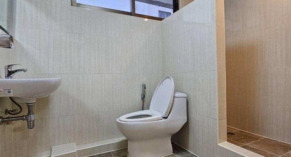 For rent 4 ベッドルーム house in Watthana, Bangkok