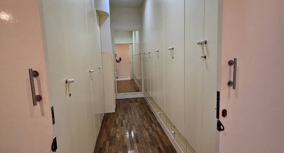 For rent 4 ベッドルーム house in Watthana, Bangkok