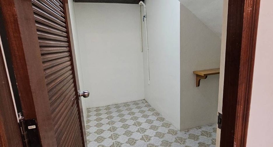 For rent 4 ベッドルーム house in Watthana, Bangkok