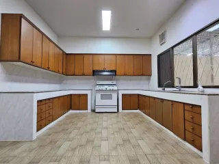 For rent 4 ベッドルーム house in Watthana, Bangkok