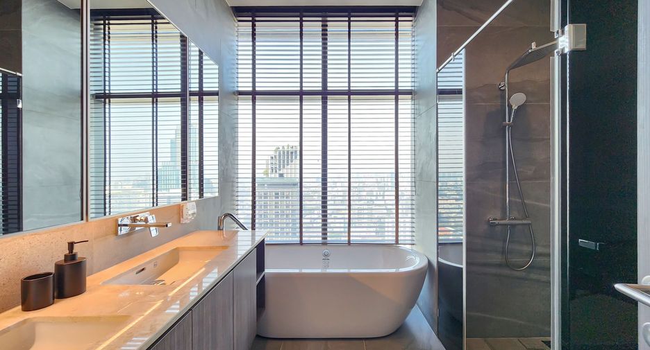 For sale 2 bedrooms condo in Ratchathewi, Bangkok