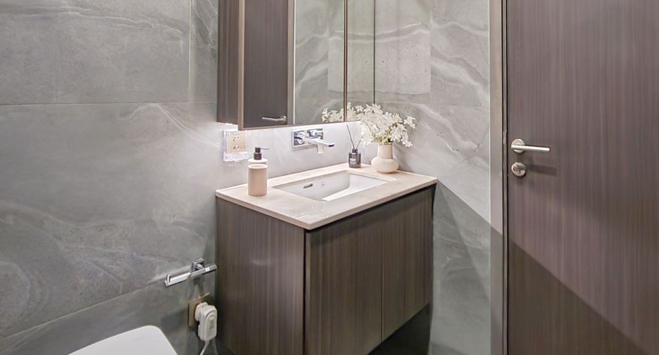 For sale 2 bedrooms condo in Ratchathewi, Bangkok