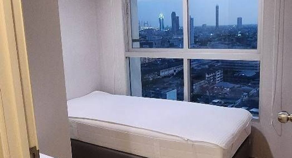 For rent 2 bedrooms condo in Yan Nawa, Bangkok