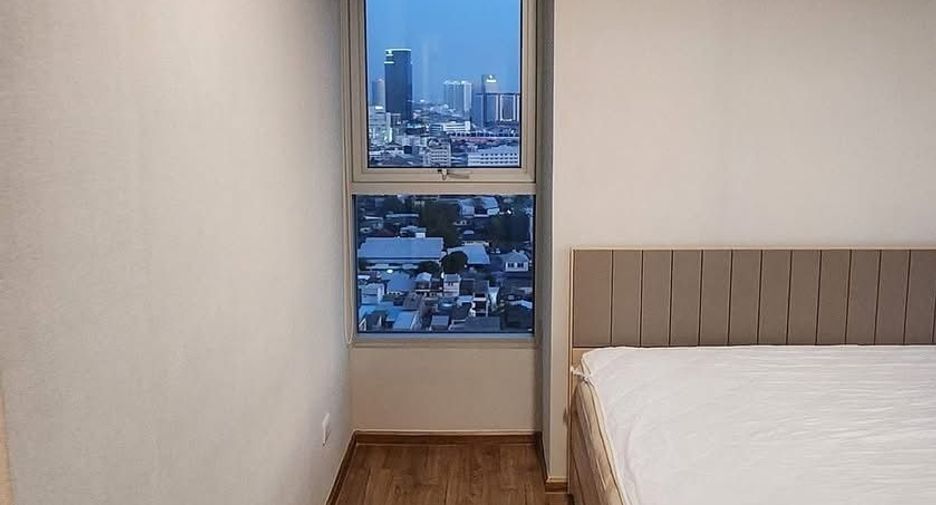For rent 2 bedrooms condo in Yan Nawa, Bangkok