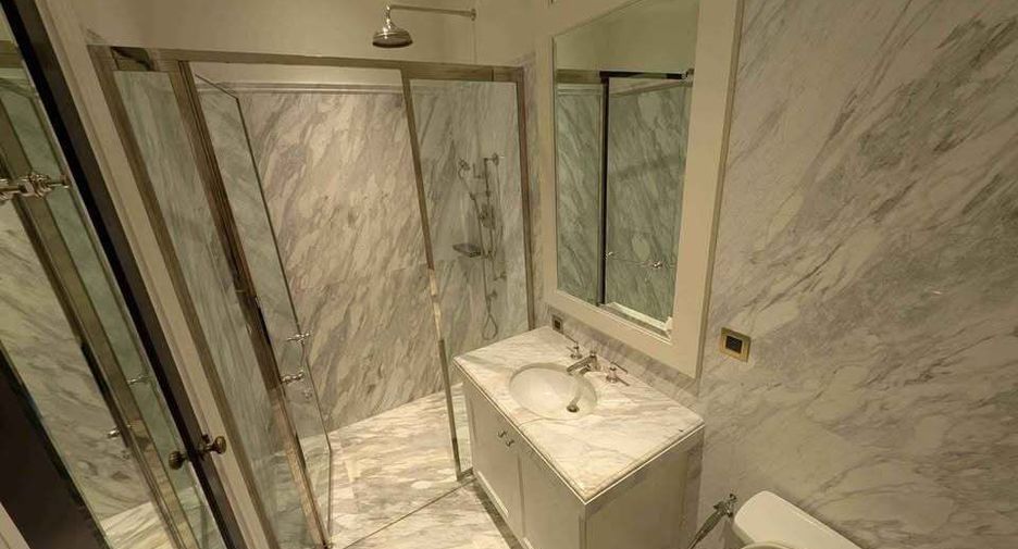 Condo en alquiler de 3 habitaciones en Pathum Wan, Bangkok