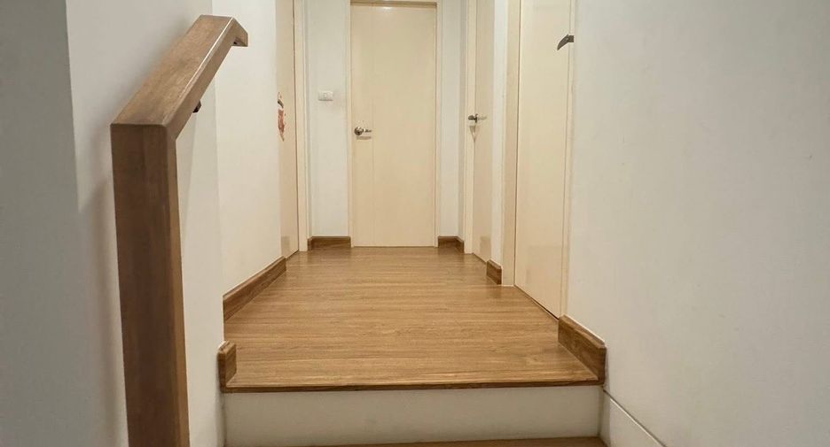 For rent 3 bedrooms townhouse in Bang Phli, Samut Prakan