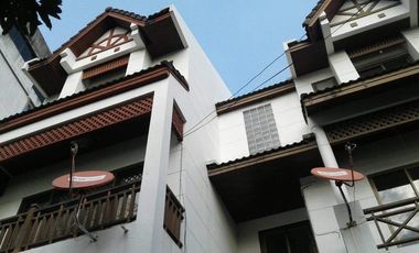 Продажа 4 спальни таунхаус в Суан Луанг, Бангкок