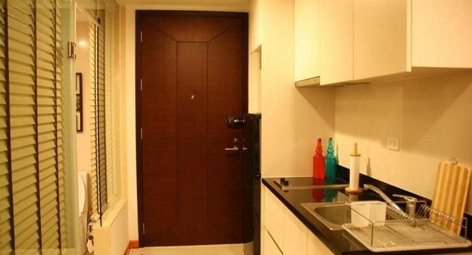 For rent studio condo in Pathum Wan, Bangkok