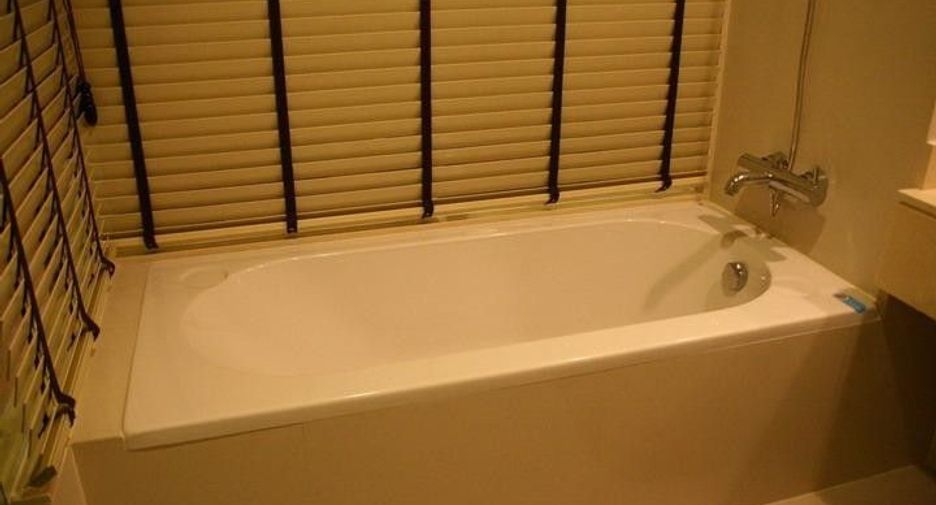 For rent studio condo in Pathum Wan, Bangkok