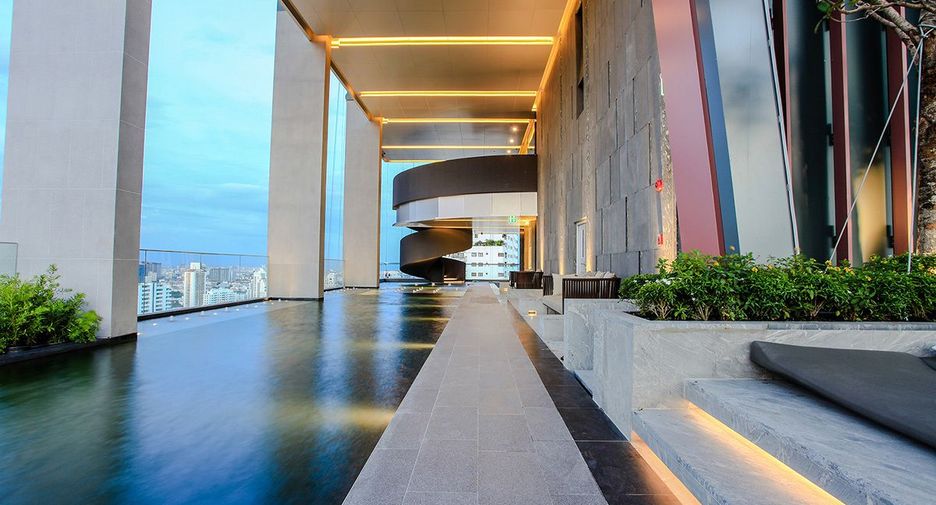 Condo en alquiler de 2 habitaciones en Khlong Toei, Bangkok