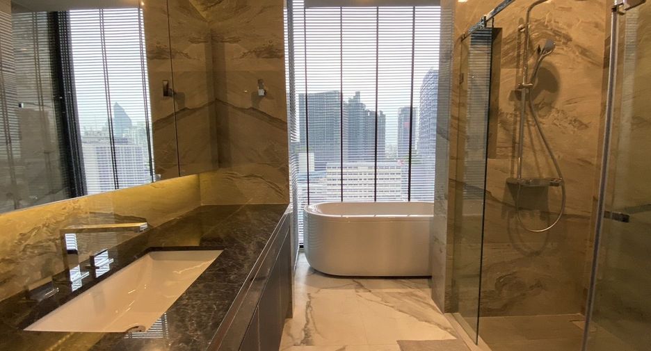 Condo en alquiler de 2 habitaciones en Khlong Toei, Bangkok
