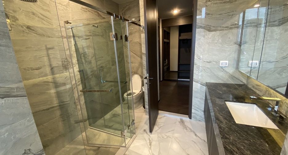 Condo en alquiler de 2 habitaciones en Khlong Toei, Bangkok