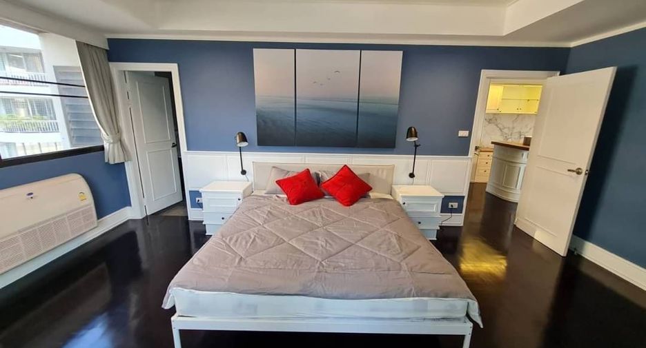 For rent 2 bedrooms apartment in Sathon, Bangkok