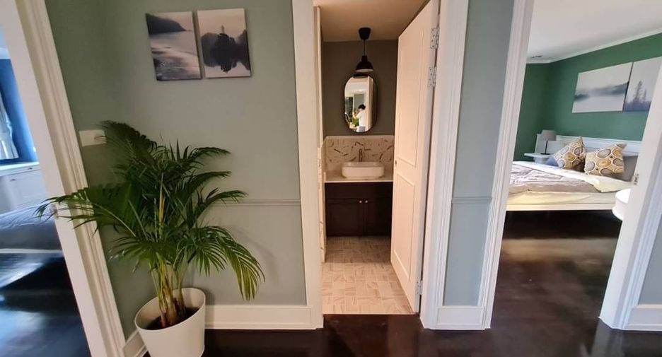 For rent 2 bedrooms apartment in Sathon, Bangkok