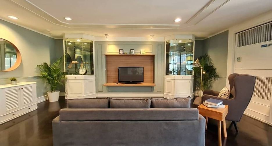 For rent 2 bedrooms apartment in Sathon, Bangkok