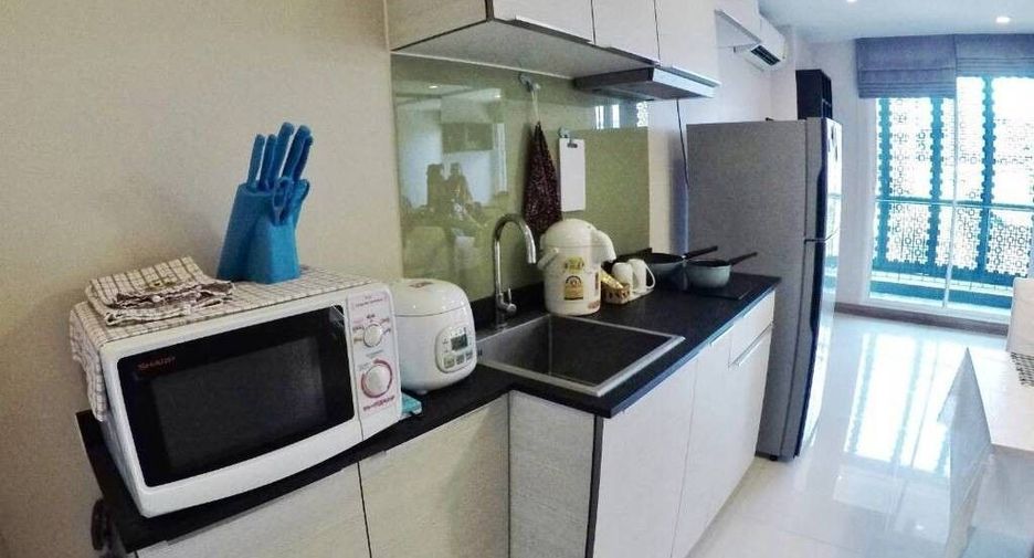 For sale 1 bed condo in Khlong Toei, Bangkok
