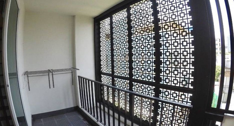 For sale 1 bed condo in Khlong Toei, Bangkok
