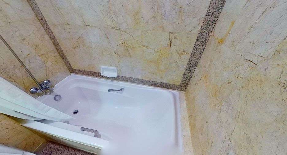 For rent 1 bed condo in Pathum Wan, Bangkok