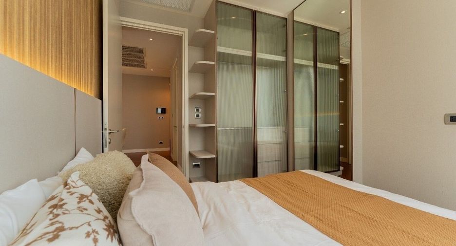 For rent 2 bedrooms condo in Watthana, Bangkok