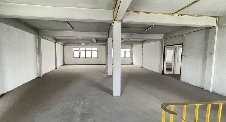 For sale 5 bedrooms retail Space in Bang Kapi, Bangkok