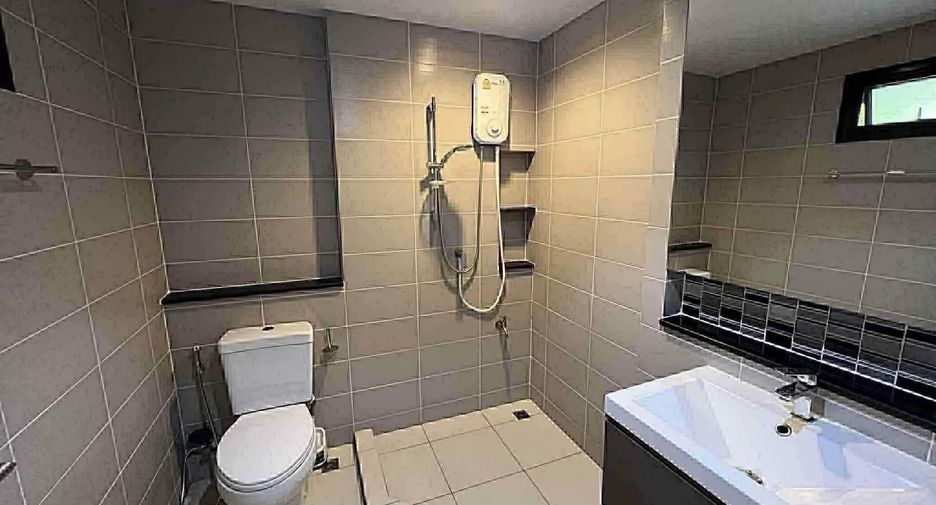 For rent 4 bedrooms house in Prawet, Bangkok