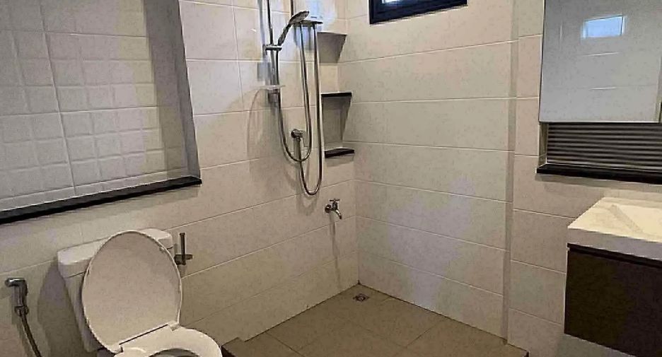 For rent 4 bedrooms house in Prawet, Bangkok