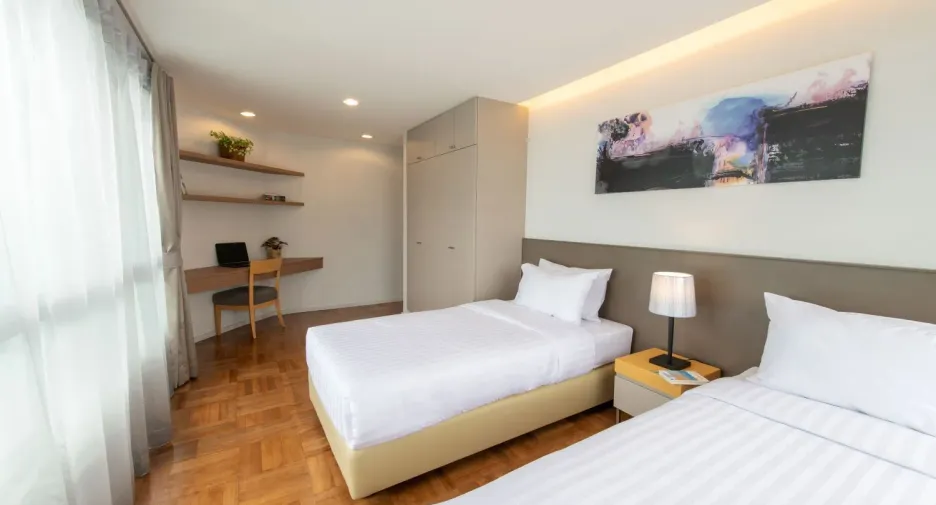 For rent 3 bedrooms apartment in Yan Nawa, Bangkok