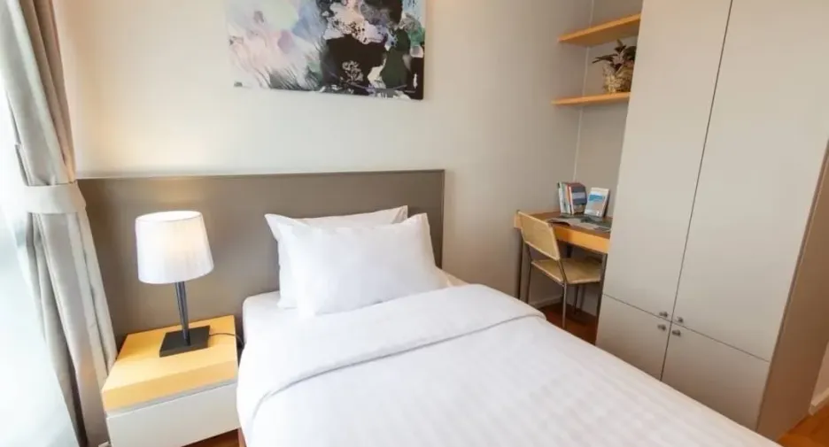 For rent 3 bedrooms apartment in Yan Nawa, Bangkok