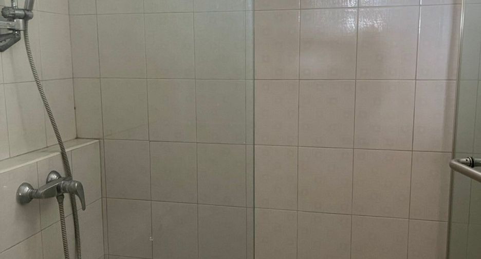 For sale studio condo in Khlong Toei, Bangkok