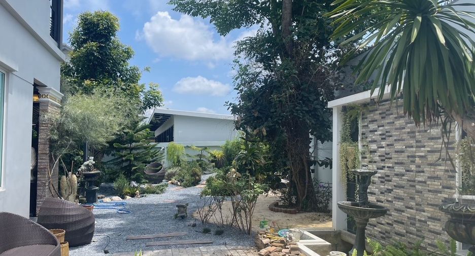 For sale and for rent 3 bedrooms house in Bang Khun Thian, Bangkok