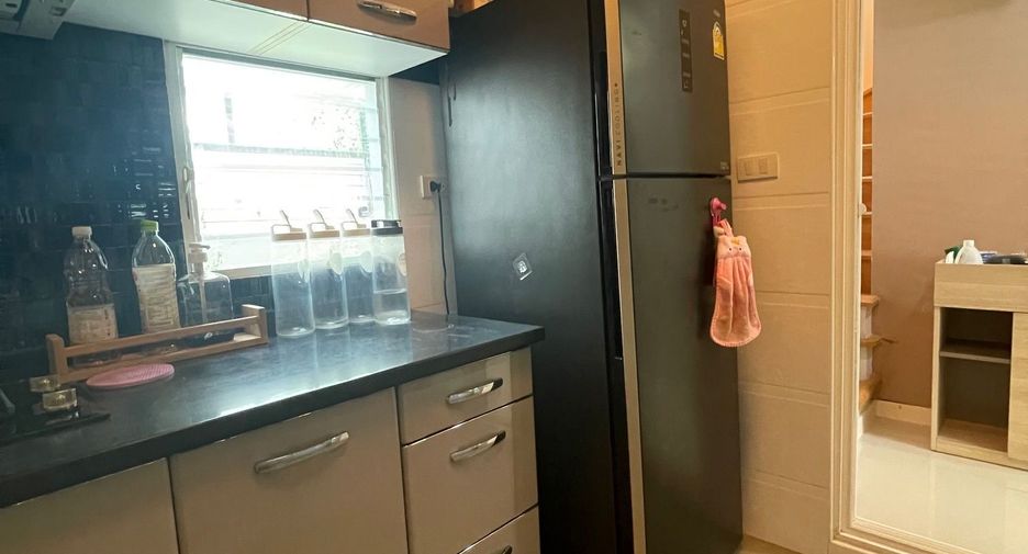 For sale and for rent 3 bedrooms house in Bang Khun Thian, Bangkok