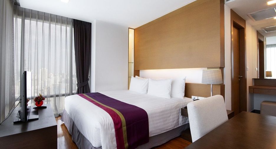 For rent 2 bedrooms condo in Pathum Wan, Bangkok